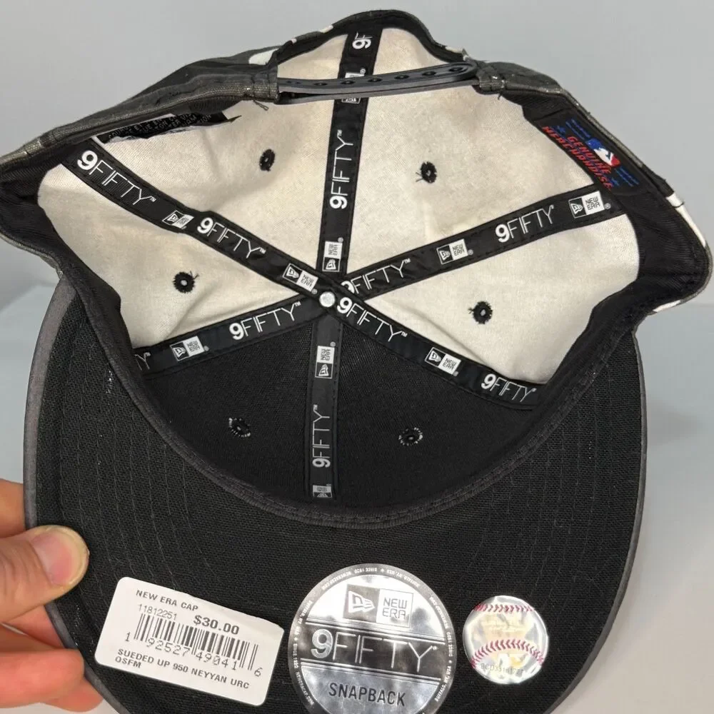 New Era 9Fifty NY Yankees Camo Snapback Hat Black Logo Suede Brim MLB Cap